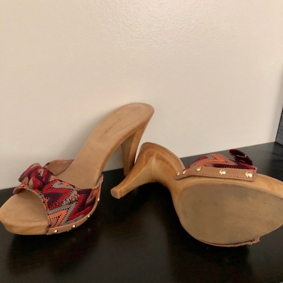 Multi color heels - Picture 2 of 2